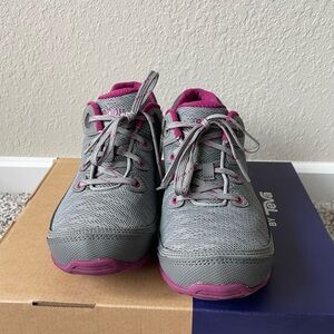 AHNU by TEVA Women’s Hiking Shoes NWT